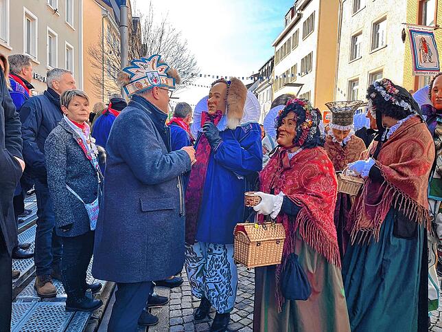 Bild 17: Fasnet: Und der Ministerpräsident feiert mit (1)