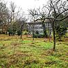 Die Mirabellenwiese, die zwischen dem Krankenhaus und dem Gesundheitsamt (im Bildhintergrund) im vorderen Bereich der Mettnau liegt. ...