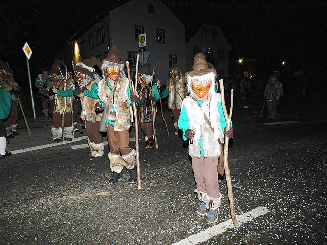 Bild 4: Mit dem Nachtumzug startet das Narrentreffen in Gutmadingen