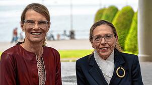 Martina Harling und Michaela Pods-Aue organisieren Musik im Uferpark für alle Häfler Bürger.
