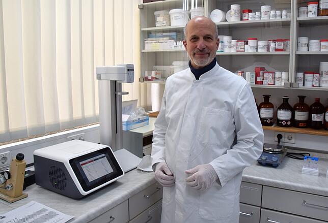 Michael Vetter führte mit seinem Team Corona-Tests durch. Für die Auswertung der genaueren PCR-Tests schaffte er sich extra ein eigenes ...