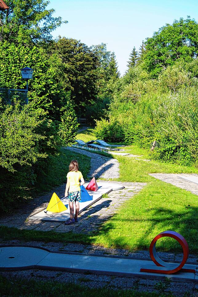 Eine Runde Minigolf macht immer Spaß. Die Region hat viele schöne Plätze zu bieten.