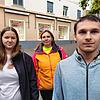 Celine Rist, Anja Rist und Tobias Rist in der Radolfzeller Innenstadt. Obwohl ihr Gehalt deutlich höher als die Miete war, sagte ihnen ...
