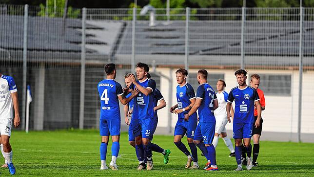 Großer Jubel beim Hegauer FV, der den 0:1-Rückstand gegen den FC Radolfzell in einen 3:1-Heimsieg drehte.