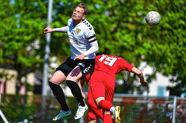 Bild 16: Spitzenreiter FSV Rheinfelden geht beim Verfolger Bahlinger SC II mit 1:7 unter &ndash; wir haben Bilder!