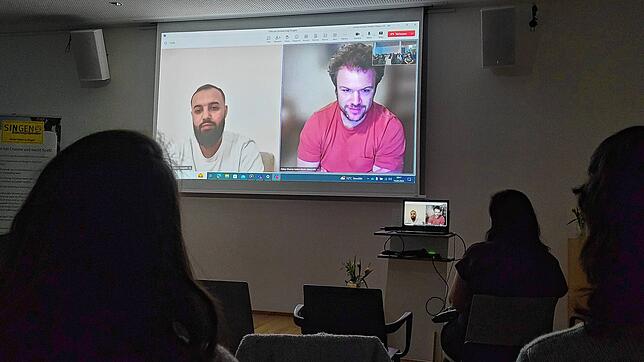 Hussein al Ibrahim (links) und Niklas von Wurmb-Seibel standen nach der Filmvorführung für eine Diskussion und für Fragen zur Verfügung ...