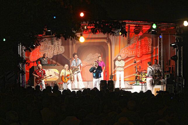 Bild 14: Schlagerparty mit Papi&lsquo;s Pumpels im Überlinger Uferpark