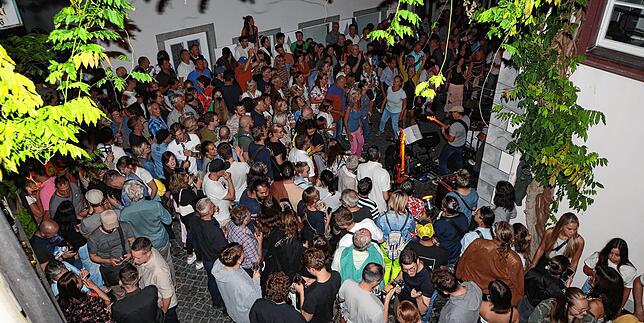 (Archivbild) Nicht nur die Inselgasse ist an den Gassenfreitagen sehr belebt. Einen Blick von oben können Interessierte am Freitag, 6. ...