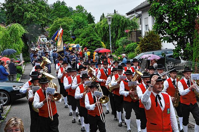 Bild 19: Der Pfingstmusikfest Jubiläumszug zum 100 Jährigen Bestehen in Leimbach – die schönsten Bilder