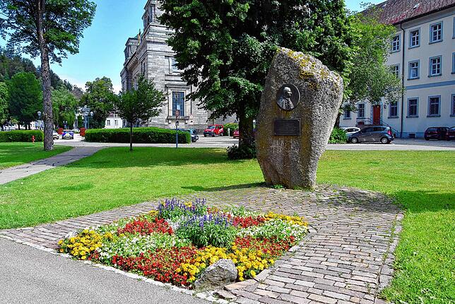 In den Dom-Anlagen des einstigen Klosters St. Blasien erinnert seit 1983 ein Denkmal an den Fürstabt Martin II Gerbert.