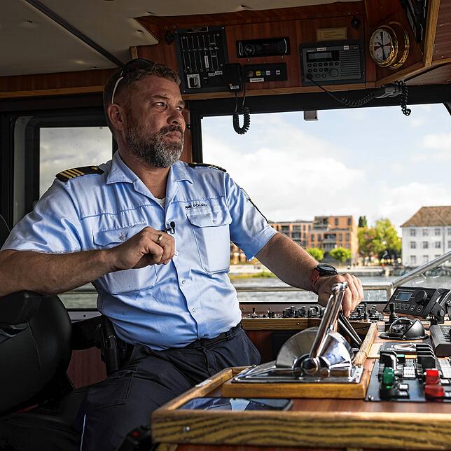 Seit zwölf Jahren ist Stephan Bacher bei der Wasserschutzpolizei. Mit der Wahl seines Berufs erfüllte er sich einen Kindheitstraum.