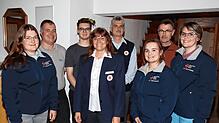 Sie hielten der Bereitschaft und der Vorstandsarbeit des Rotkreuz Ortsvereins Mönchweiler bis jetzt die Stange: Franziska Kratt (von ...
