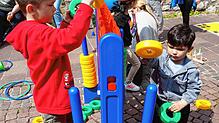 Beim Kindertag gibt es jede Menge Spielgeräte zum ausprobieren, wie hier 2022