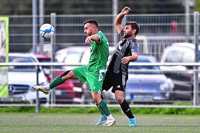 Bild 11: SV Herten setzt sich mit 4:1 gegen FC Hochrhein durch – und wir haben Bilder!