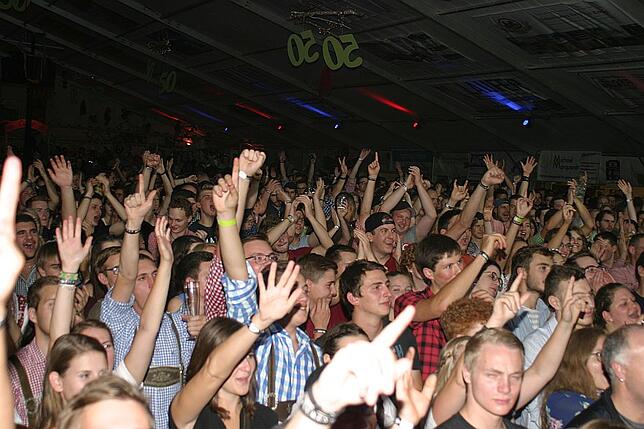 Bild 24: Bilder: Erntedankfest in Weiler startet mit einer großen Party