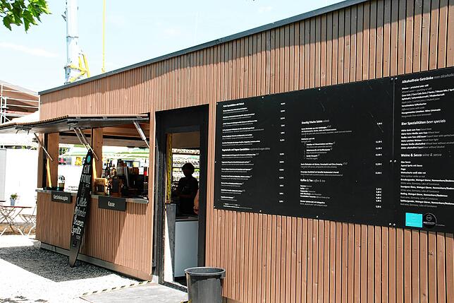 Spitzenreiter beim Bierpreis-Check ist der neue Biergarten an der Molengastronomie. Hier kostet der halbe Liter Bier 4,90 Euro.