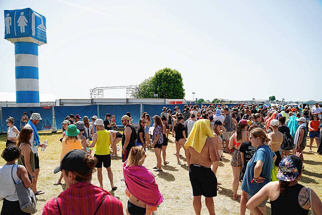 Bild 9: Die Temperaturen steigen: So läuft der Southside-Samstag in Neuhausen ob Eck