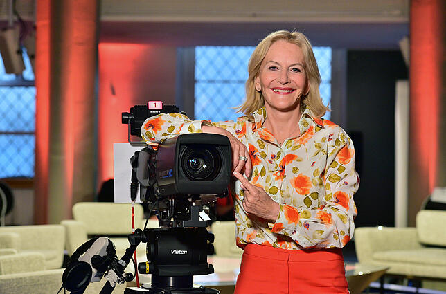 Gaby Hauptmann am Set zu &bdquo;Talk am See&ldquo;.