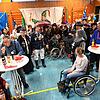 Fröhliche Narretei herrscht in der Sporthalle der Caritaswerkstätten Hochrhein. Vor allem der Auftritt der Tiengener Schnurrewyber und ...