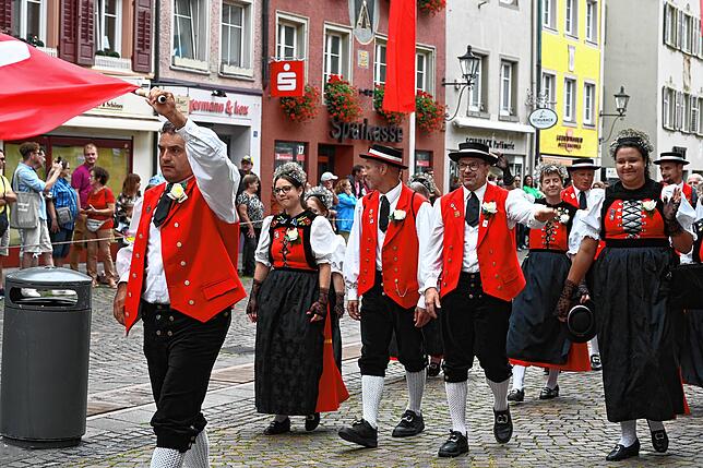 Bild 28: So schön ist das bunte Treiben am Chilbi-Festumzug (Teil 1)