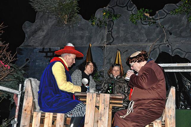 Bild 15: Alle Bilder des Hugeloh Narrenspiels