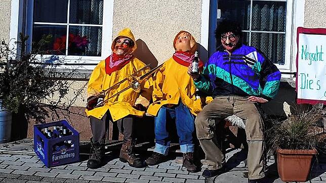 Trotz Corona bleibt der närrische Gedanke in Ewattingen lebendig. Viele Einwohner sind der Aufforderung der jungen Elfer gefolgt und ...