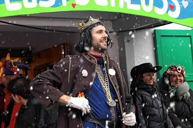 Bild 3: Markgraf Florian von Hohenfels: Bilder vom Sturz und der öffentlichen Läuterung des Hofstaats