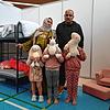 Eman Alsalem Alhummada und ihr Mann Abdullmunem Alsaloum leben mit ihren drei Töchtern vorübergehend in der Notunterkunft. Sie ist ...