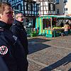 Thomas Knebel und Thomas Müller werfen im Frühjahr 2020 ein Auge auf den Wochenmarkt &ndash; dies im Auftrag der Stadtverwaltung.