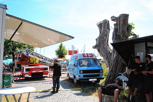 Bild 25: Bilder der Brandstelle nach einem Feuer auf dem Seehasenfest