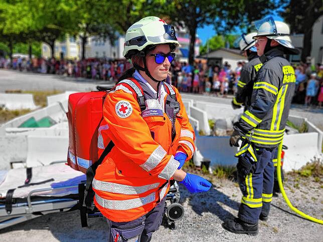 Bild 15: Alle Bilder von der Schauübung mit vielen Besuchern (Teil 1)