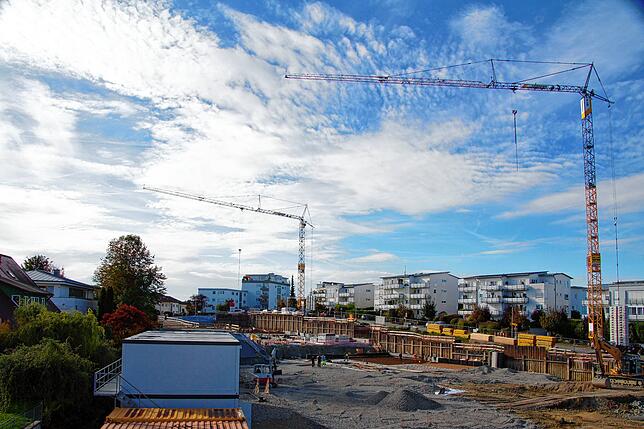 Im Windhag an der Regenerstraße erinnert heute nichts mehr an ein Apfelbaumfeld. Hier sollen bald sechs Häuser stehen.