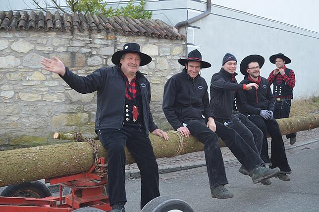 Bild 8: Bilder von den Narrentagen in Eigeltingen &ndash; Der Narrenbaum
