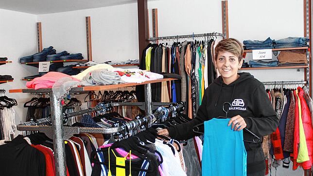 Die gelernte Zahnarzthelferin Vanessa Romero führt seit Anfang des Monats den Second-Hand- und Outlet-Laden beim Kuony-Brunnen. Sie ...