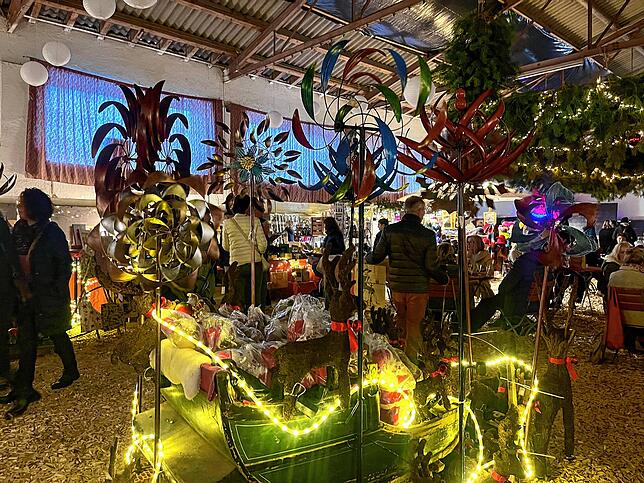 Bild 11: Freitag im weihnachtlichen Marstall: Freude, Geselligkeit und Weihnachtsflair