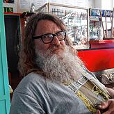 Bernhard Zipfel öffnet seine Alternativkneipe Kulturbahnhof in Donaueschingen Ende 2018.