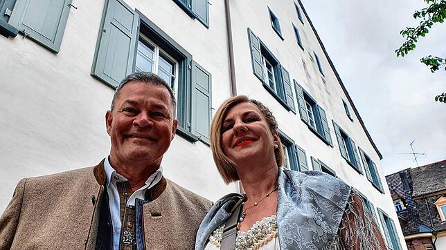 Frisch vermählt strahlen sie um die Wette: Um 10.47 Uhr gaben sie sich am Freitag, 27. Mai, in Villingen das Jawort. Barbara Petra und ...