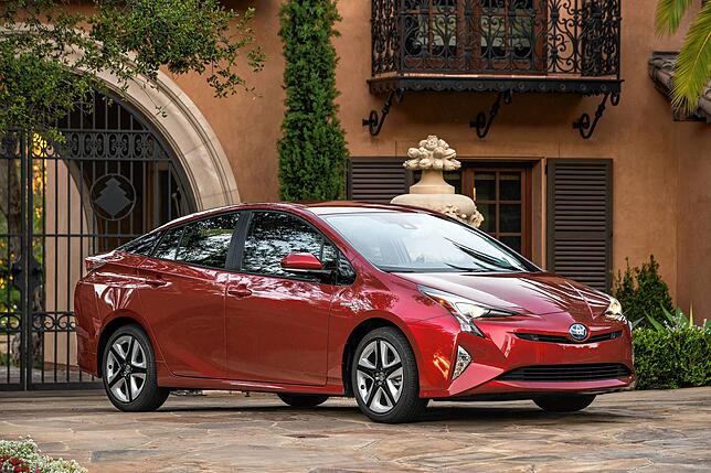 Über die Optik kann man streiten, effizient und spritsparend ist der Toyota Prius aber. Anders als das von vielen deutschen Herstellern ...