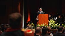 Oberbürgermeister Brand legte in einer Rede seine Sicht auf die zurückliegenden Monate dar.