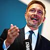 Christian Lindner fordert eine Debatte über eine mögliche Weiternutzung der Atomkraft.