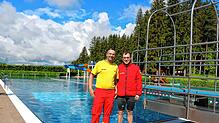 Der DLRG-Vorsitzende Daniel Lehmann (links) und der technische Leiter Andreas Mayer sind mit ihrem Team auf die Schwimm-Checks am 16. ...