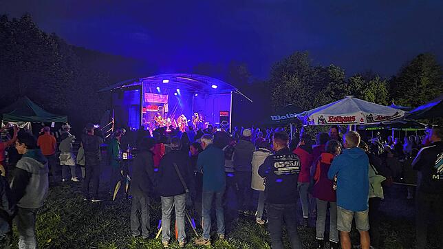 Rockig geht es beim Familien-Openair am Abend zu mit der Formation UDOPIA.