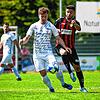 Kampf um den Ball: Der Rheinfelder Serkan Korkmaz (rechts) stört Stipe Malenica vom FC Wolfenweiler-Schallstadt. Am Ende trennten gab es ...