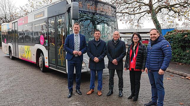 Wollen Handel und Gastronomie in der Innenstadt stärken (von links): OB Simon Gröger, Manuel Kern (Leiter Stabsstelle ...