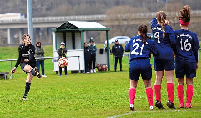 Bild 5: Unsere Bildergalerie vom Frauen-Bezirksliga-Spitzenspiel zwischen Kirchen-Hausen und Wolterdingen