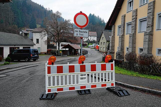 Bild 5: Felssturz: Straße zwischen Tiefenstein und Schildbach gesperrt