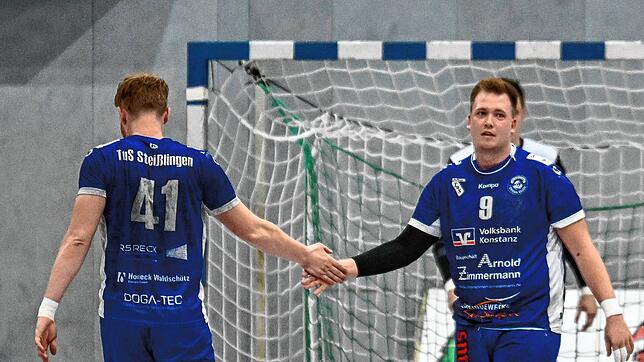 Die Steißlinger Handballer um Daniel Weber (links) und Lennart Sieck durften am vergangenen Wochenende einen klaren Sieg bejubeln.