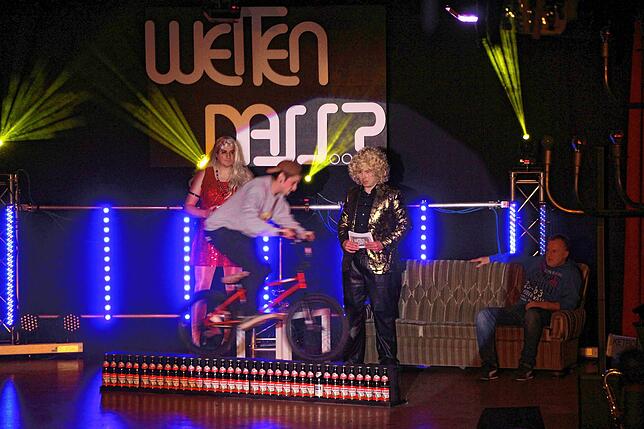 Die beste „Wetten, dass..?-Sendung“ gab es beim Bunten Abend. Mit Bernd Bruder als Thomas Gottschalk und Andreas Buttle als ...