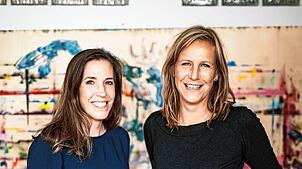 Corinna Palz (47, links) und Luise Merle (50) in ihrer Konstanzer Kunstschule.