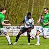 Abdoulie Mboob (Mitte) traf zweimal beim 4:1-Erfolg des FC 08 Villingen U21 gegen die DJK Donaueschingen (Aaron Mößner, links, und ...